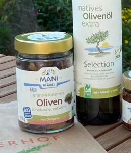 Für unsere Pizza haben wir die al naturale Oliven verwendet, man kann natürlich auch andere MANI Oliven verwenden!