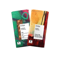 KI generiert: Zwei Tafeln Vivani-Schokolade: Vollmilch GanzNuss und Praliné Vollmilch. Bio/Organisch.