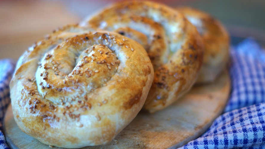 Rezeptbild für  Sauerkrautkringel im Blätterteig