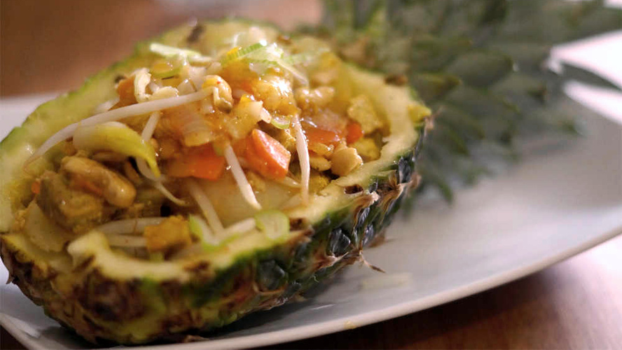 Rezeptbild für Gefüllte Ananas nach thailändischer Art