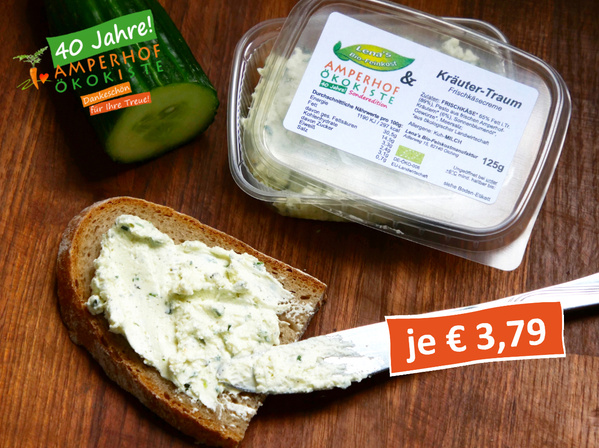 KI generiert: Ein Brot mit Kräutercreme, Verpackungsaufschrift: "Kräuter-Traum", Preis: "je € 3,79".