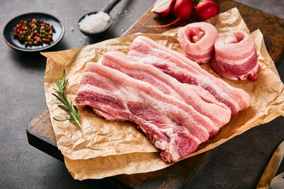 Produktfoto zu Schweinebauchscheiben roh 250g (3 Stück) ungewürzt