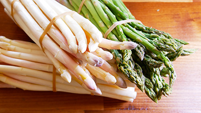 Rezeptbild für Spargel mit Radieschenvinaigrette