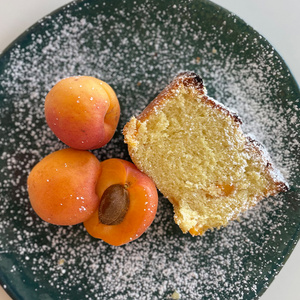 Aprikosen im Frühjahr? Die Saison für frische Früchte startet erst im Mai.  Bis dahin vertrösten wir Sie mit den Aprikosen, Pfirsichen und Zwetschgen im Glas. 