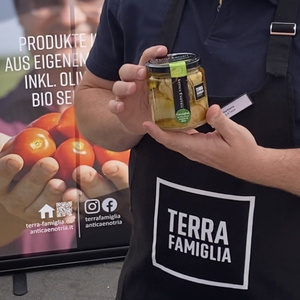 Frische Artischocken und mehr