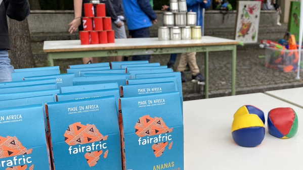 fairafric sponsorte Ananas Fruit Balls für das Sommerfest 2023 des Gröbenzeller Gymnasiums