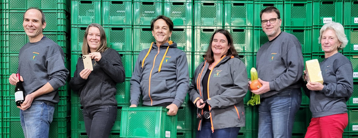 Teamleiter-Andi-Daniela-Ulli-Tanja-Michl-Marita-in-Packhalle-2023