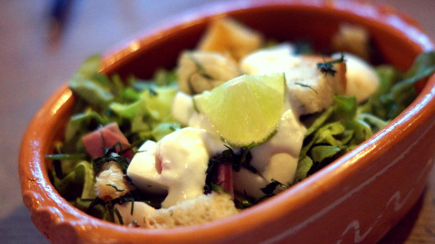 Rezeptbild für Frühlingserwachen mit frischen Mairüben und Croutons