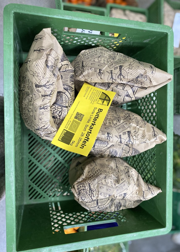 Tütle mit Butterkartoffeln von oben