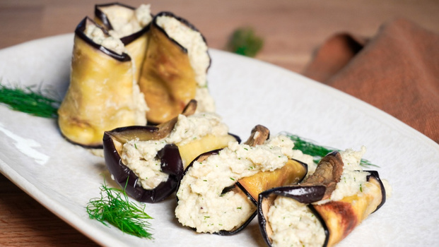 Rezeptbild für Auberginenröllchen mit Cashewcreme