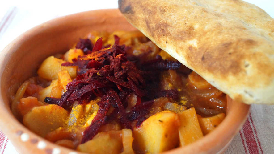 Rezeptbild für Schwarzwurzel Ratatouille mit selbstgemachtem Naanbrot