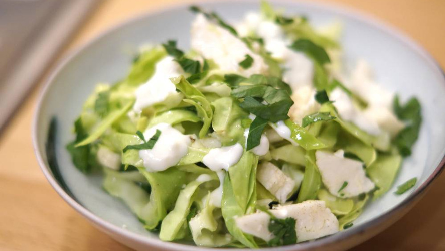 Rezeptbild für Blumenkohl-Spitzkohl Salat mit Krendressing