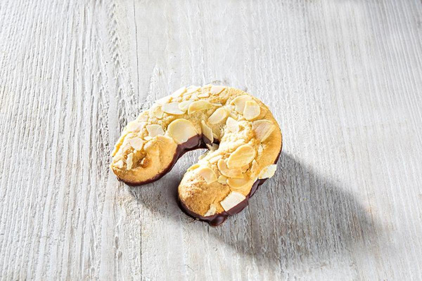 product photo for Mandelhörnchen ca. 75 g