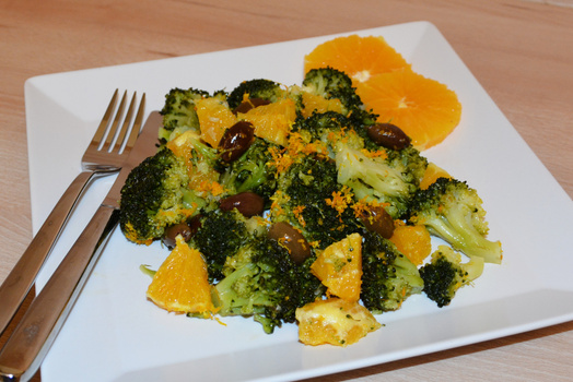 Rezeptbild für Brokkoli-Orangen-Salat