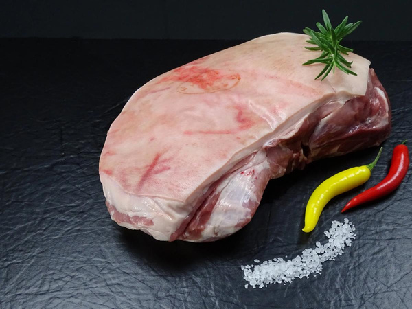 Produktfoto zu Schweinebraten mit Schwarte 1,5 kg Stück