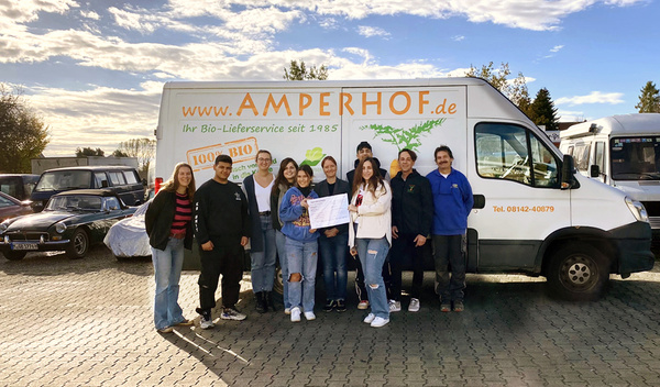 Die Kundenspenden der Amperhof Ökokiste werden an Sprint e.V. übergeben.