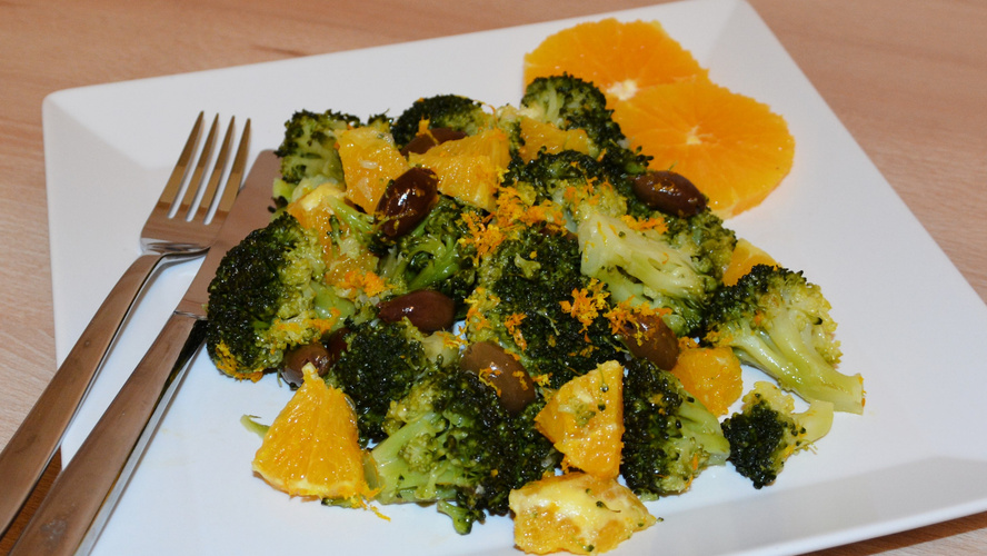 Rezeptbild für Brokkoli-Orangen-Salat