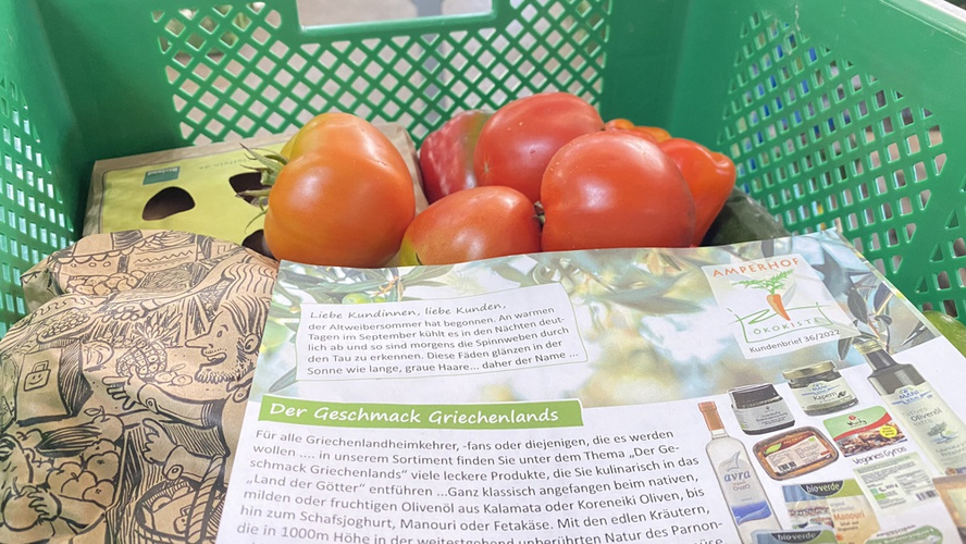 Gedruckter Kundenbrief in Kiste