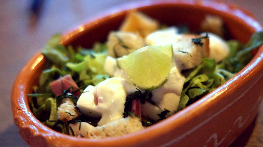 Rezeptbild für Frühlingserwachen mit frischen Mairüben und Croutons