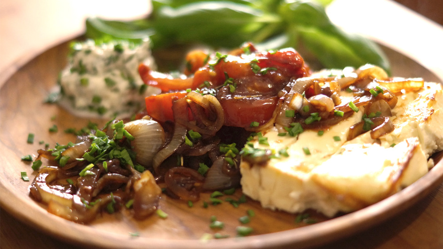 Rezeptbild für Gegrillter Schafkäse mediterran mit Dip