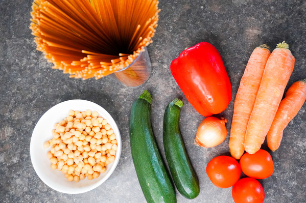 Ein berühmter Klassiker ist der Bubikopf: Gartenkresse in der Eierschale