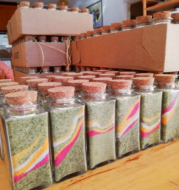Verpackt: Kräutersalz vom Amperhof