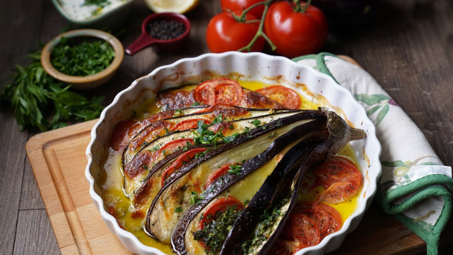 Rezeptbild für Gebackene Aubergine mit Zitronen-Dip