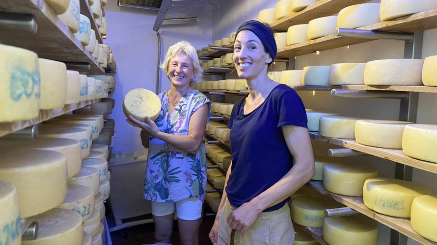 Marita vom Einkauf mit Johanna im Reiferaum