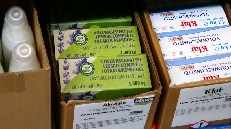 Ganze Gebinde Wasch- und Putzmittel