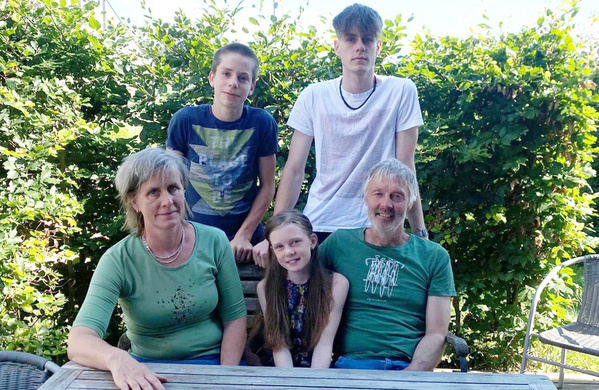 Eva und Alexander Fuchs mit Familie aus Schrobenhausen beliefern uns seit vielen Jahren mit Gemüse und Kartoffeln.
