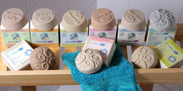 Im Shop der Amperhof Ökokiste finden Sie auch zahlreiche Naturkosmetik-Artikel - viele davon plastikfrei verpackt!